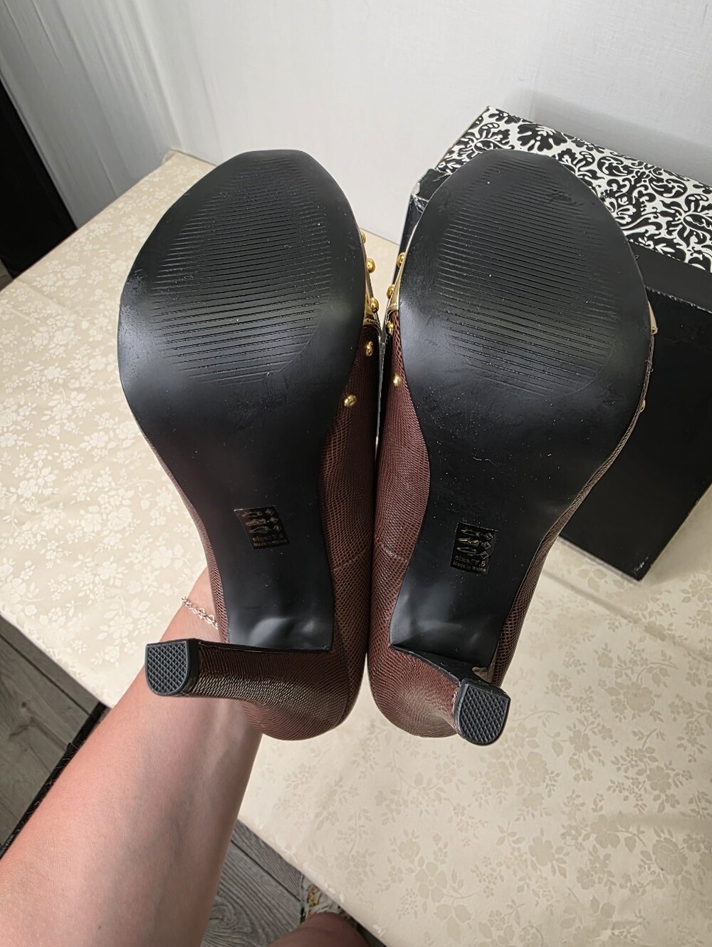 Shoe Republic LA Ethanie Brown Gold Studded Platform Stiletto Heels Size 7.5 - Picture 6 of 10